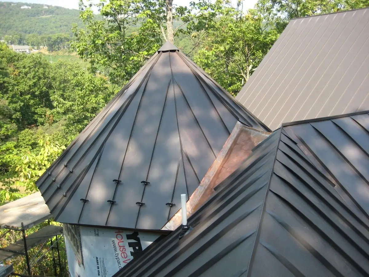Professional Roof Tarp Installation by Craftsman Roofing in Jewtown